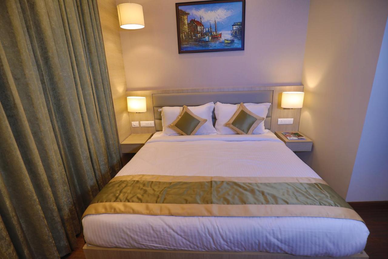 Hotel Goa Country Club à Gurgaon Extérieur photo
