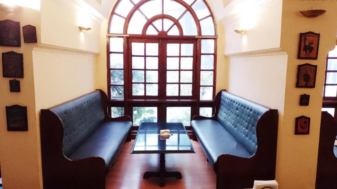 Hotel Goa Country Club à Gurgaon Extérieur photo
