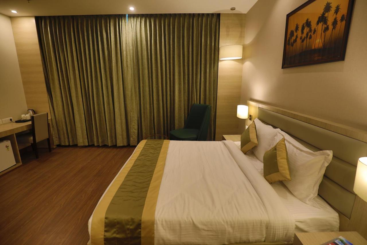 Hotel Goa Country Club à Gurgaon Extérieur photo