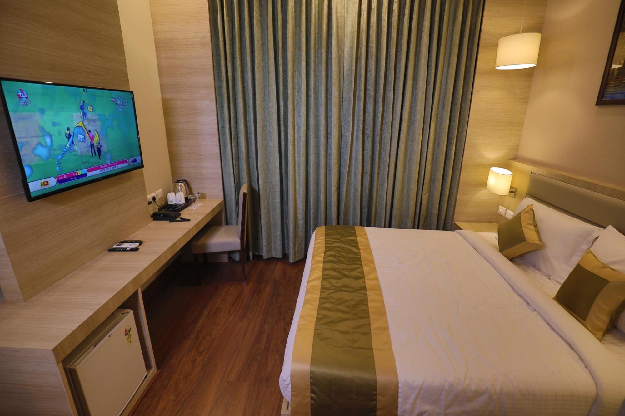 Hotel Goa Country Club à Gurgaon Extérieur photo