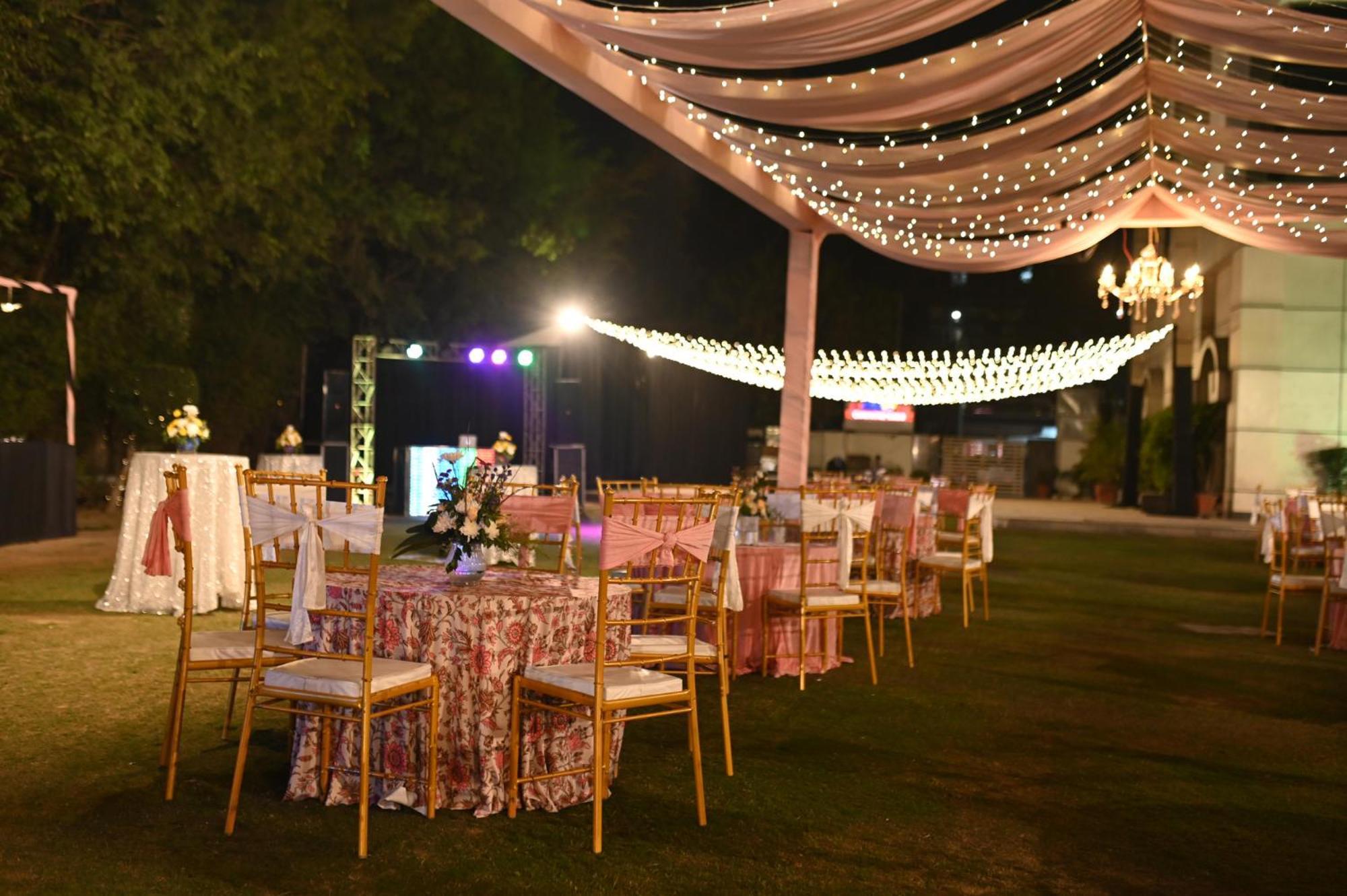 Hotel Goa Country Club à Gurgaon Extérieur photo