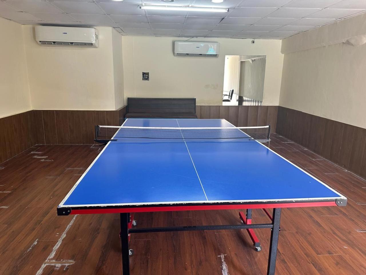Hotel Goa Country Club à Gurgaon Extérieur photo
